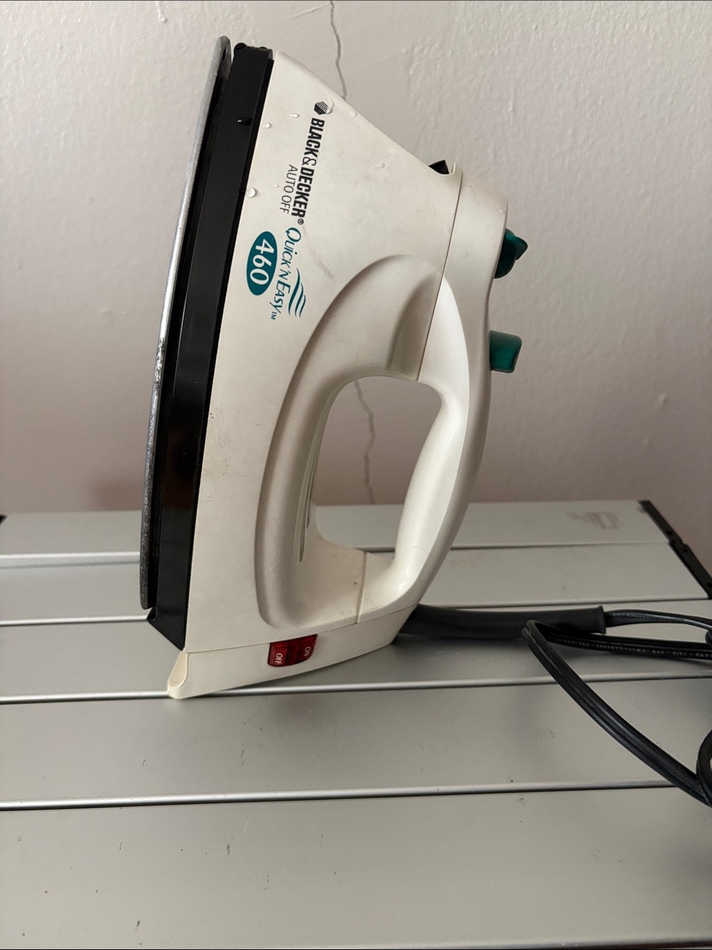 Black & Decker White and Teal Steam Iron